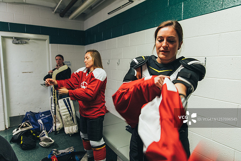 女子冰球队赛前图片素材