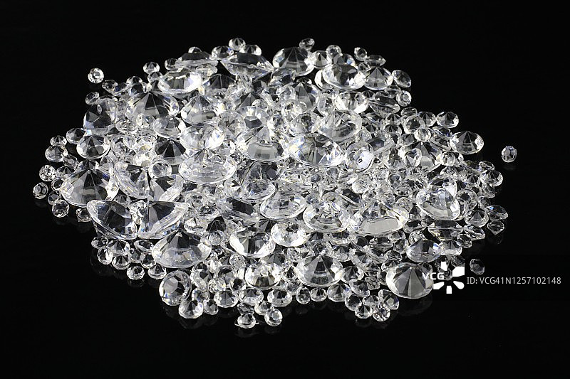 闪耀的切割钻石宝石图片素材