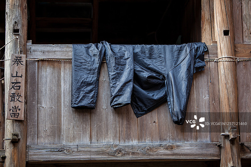 侗族传统黑色服饰图片素材