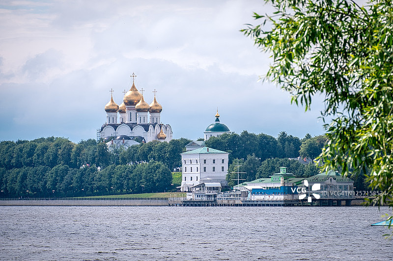 俄罗斯雅罗斯拉夫尔市和伏尔加河风光图片素材