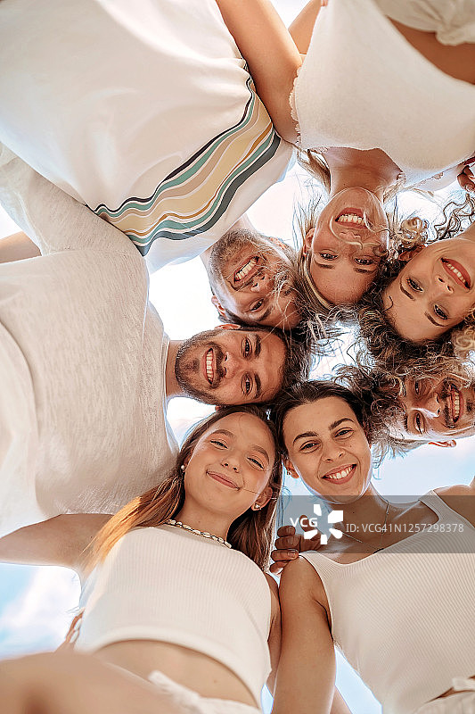 瑜伽后的朋友们自拍图片素材