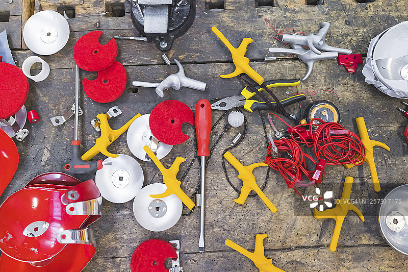 工作台上的围栏材料图片素材