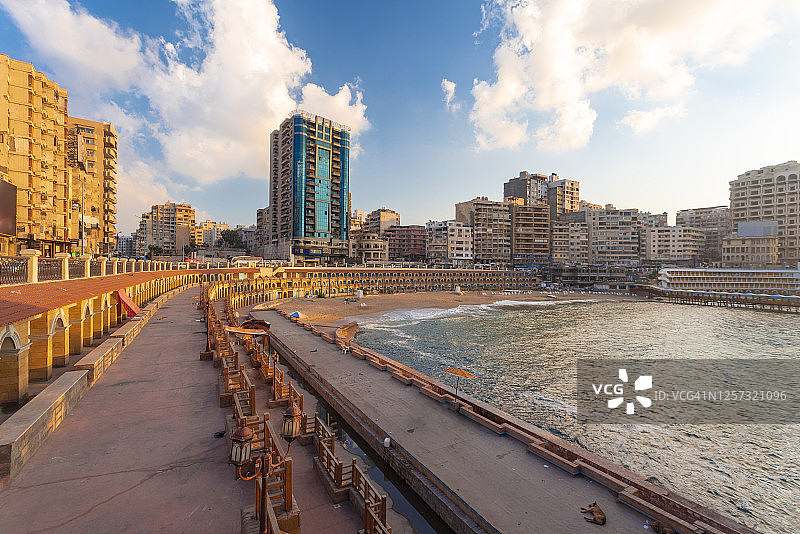 埃及亚历山大斯坦利海滩日落城市风光图片素材