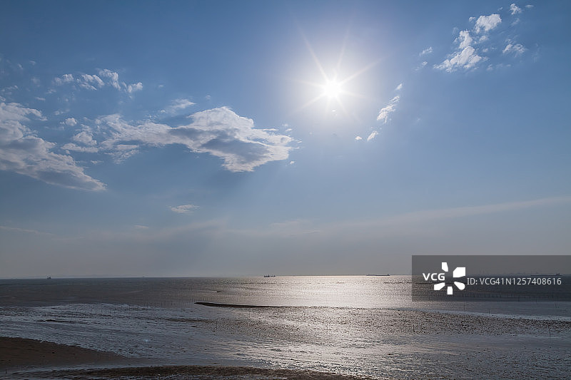 千叶木更津东京湾上空的阳光，日本图片素材