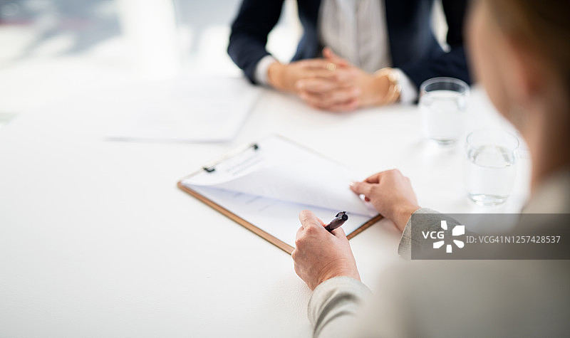 按时完成任务图片素材