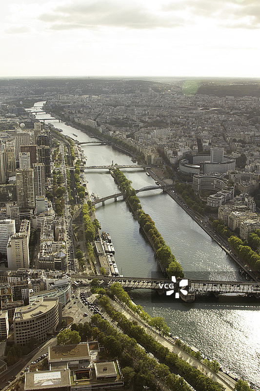 巴黎塞纳河和天鹅岛风光图片素材