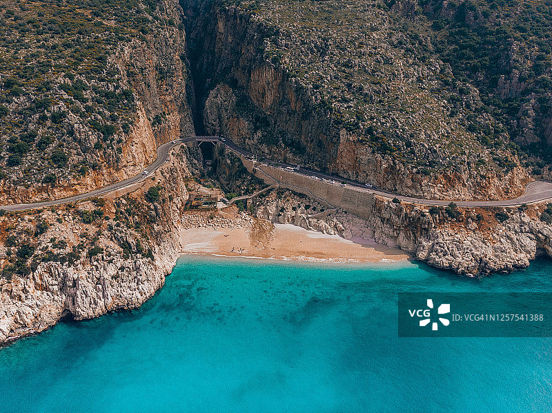 土耳其安塔利亚卡尔坎卡普塔斯海滩的航拍景色图片素材