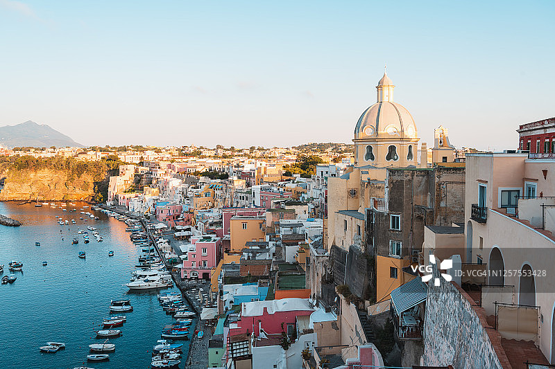 意大利那不勒斯湾普罗奇达城市风光图片素材