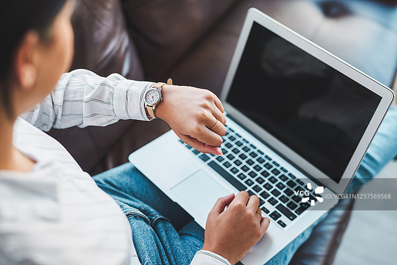 在家工作时，时间管理是必须的图片素材