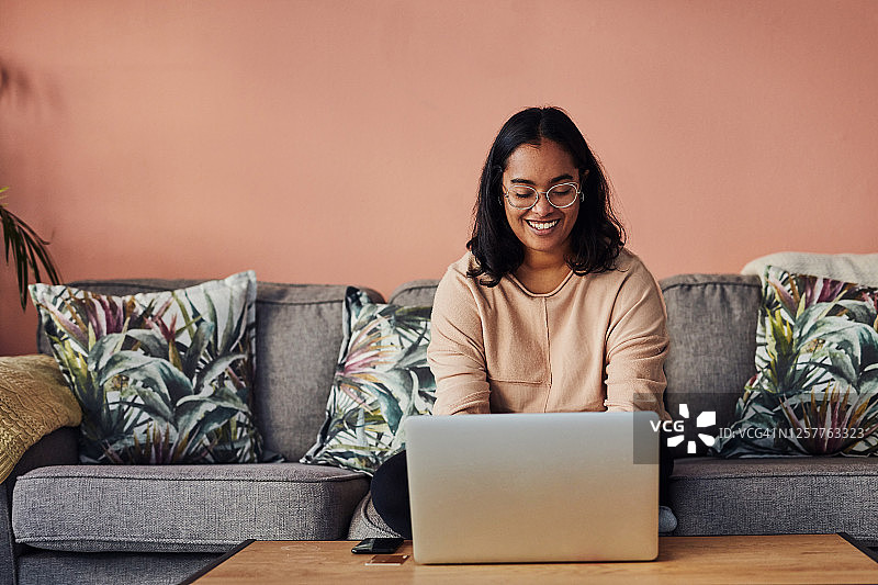 您的互联网服务提供商是否覆盖了您的网络连接？图片素材