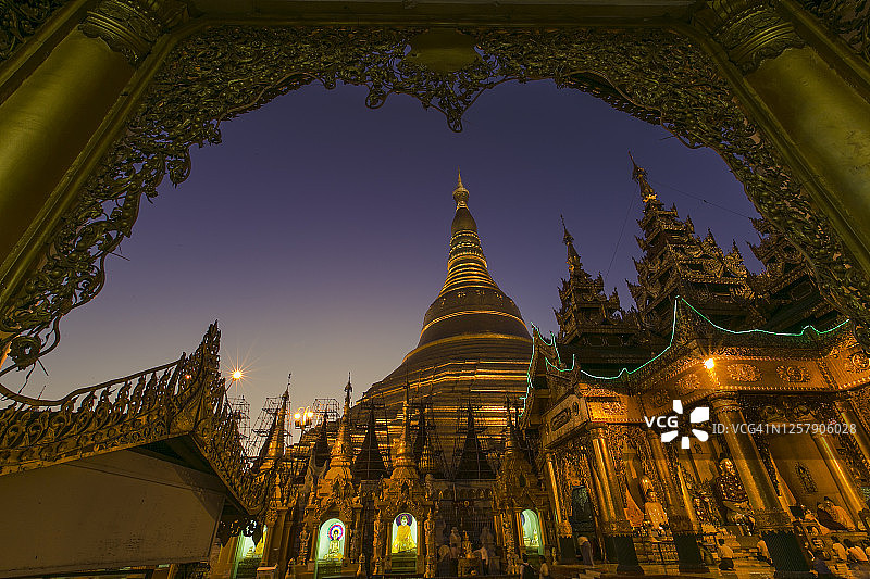 瑞光大金塔图片素材