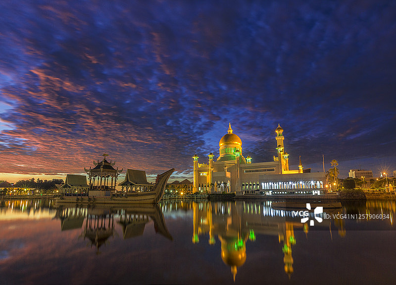 苏丹奥马尔·阿里·赛义夫丁清真寺图片素材