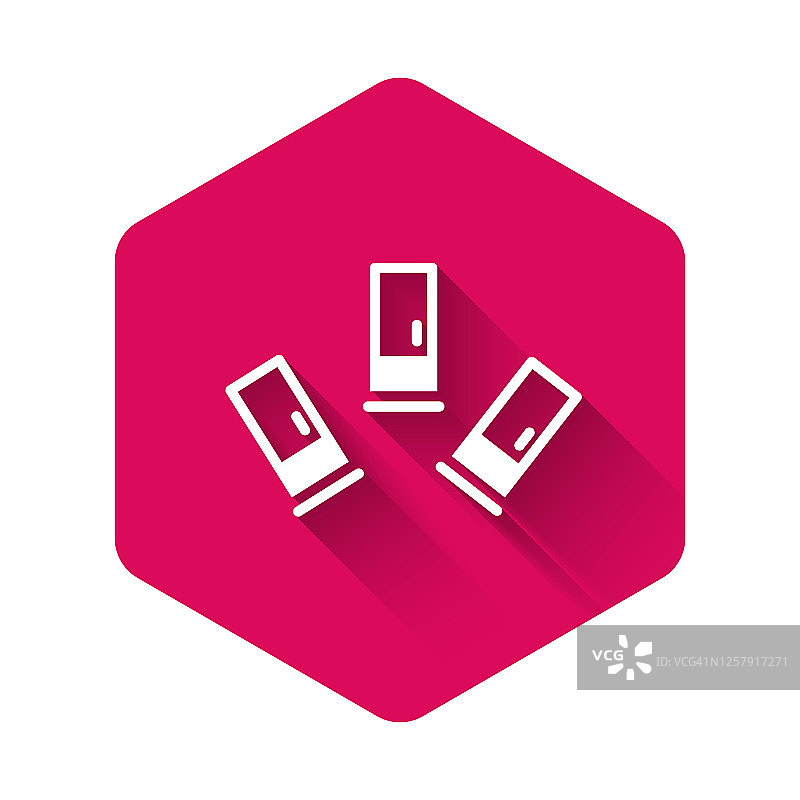 白色弹药筒图标，长阴影，猎枪狩猎枪支弹药筒，猎枪子弹图标，粉色六边形按钮矢量图图片素材