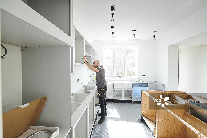 厨房安装图片素材