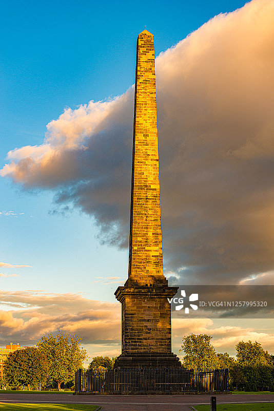 英国苏格兰格拉斯哥格林金色时段的纳尔逊海军上将方尖碑图片素材