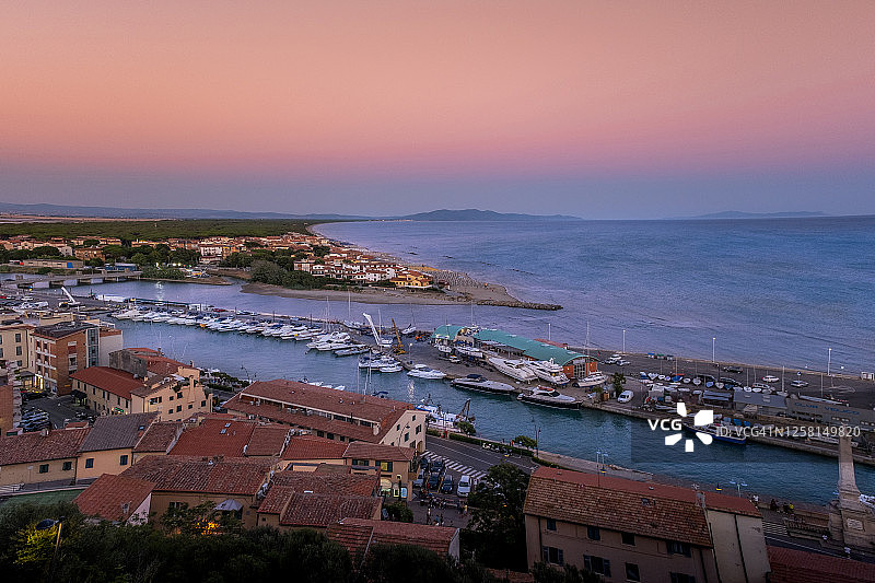 意大利托斯卡纳的卡斯蒂廖内·德拉佩斯卡亚图片素材