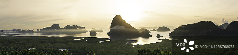 泰国普吉岛攀牙湾的早晨鸟瞰图图片素材