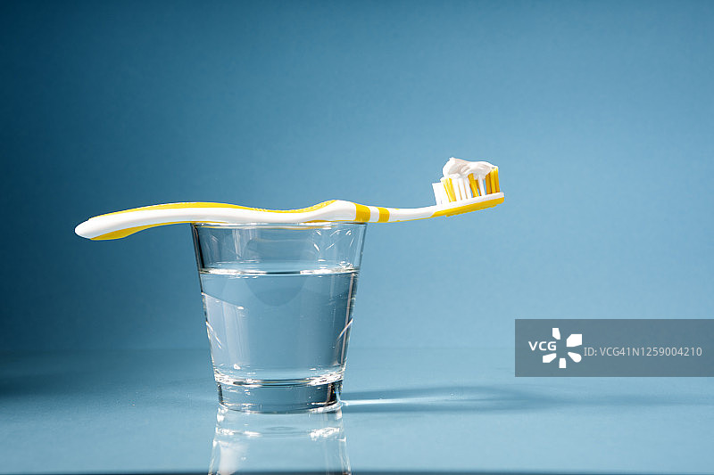 牙齿保护清洁牙刷图片素材