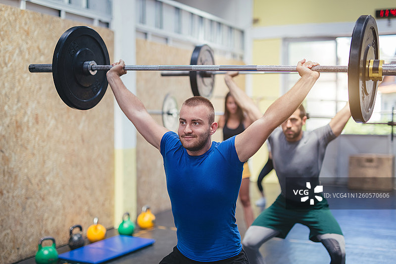 杠铃锻炼图片素材