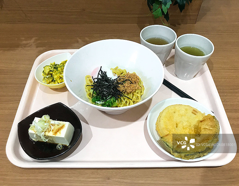 自助餐厅的午餐图片素材