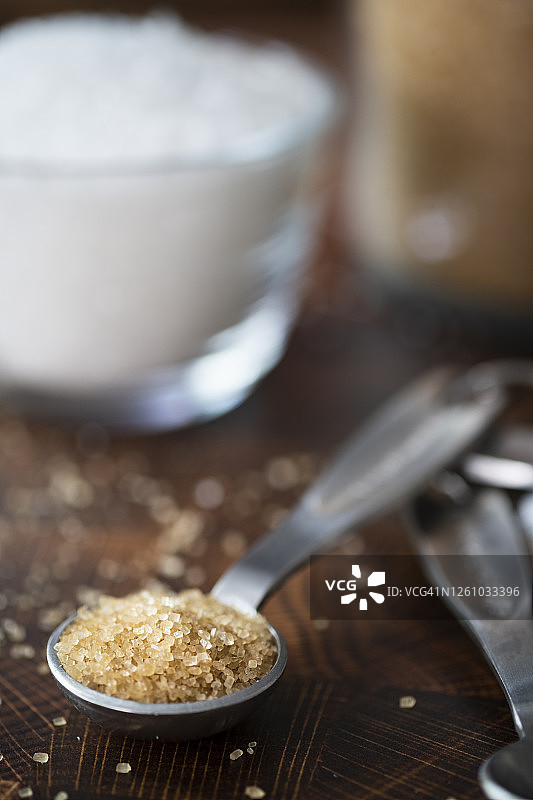 茶匙上的特比纳多糖图片素材