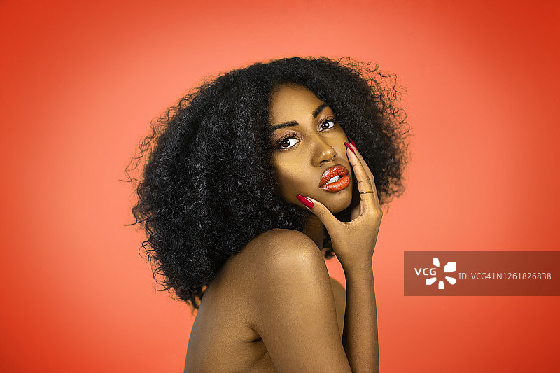 橙色卷发长发迷人女士图片素材