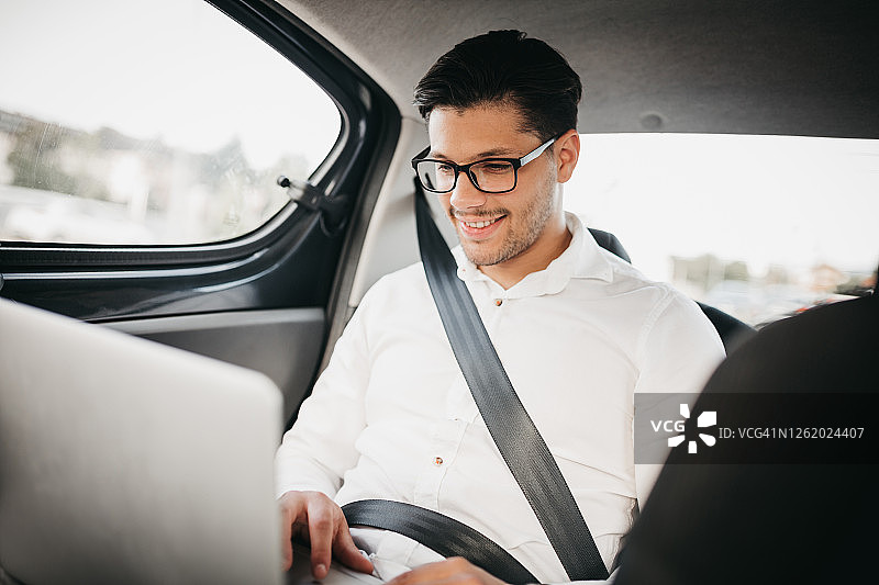 车里的商人图片素材