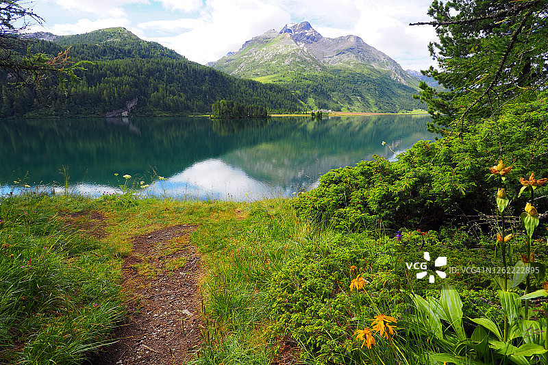 恩嘎丁谷锡尔斯湖全景图片素材