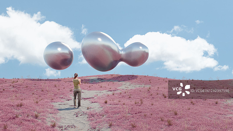 天空中的神秘金属滴图片素材