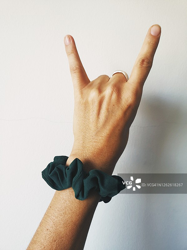 摇滚女性手势，摇滚标志图片素材