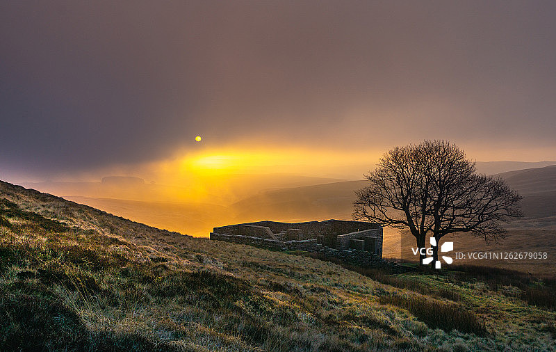 勃朗特姐妹故居Top Withens的日出图片素材