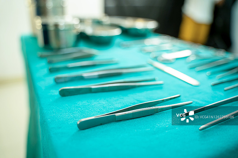 手术室里的外科器械图片素材