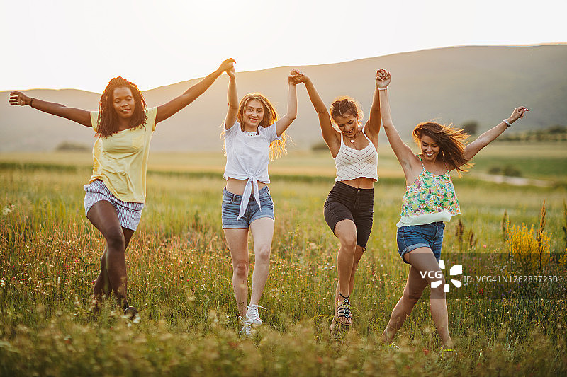 亲近大自然，心情愉悦图片素材