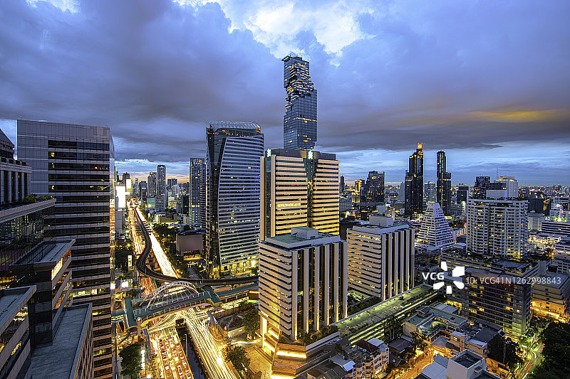 曼谷市中心的 MahaNakhon 建筑图片素材