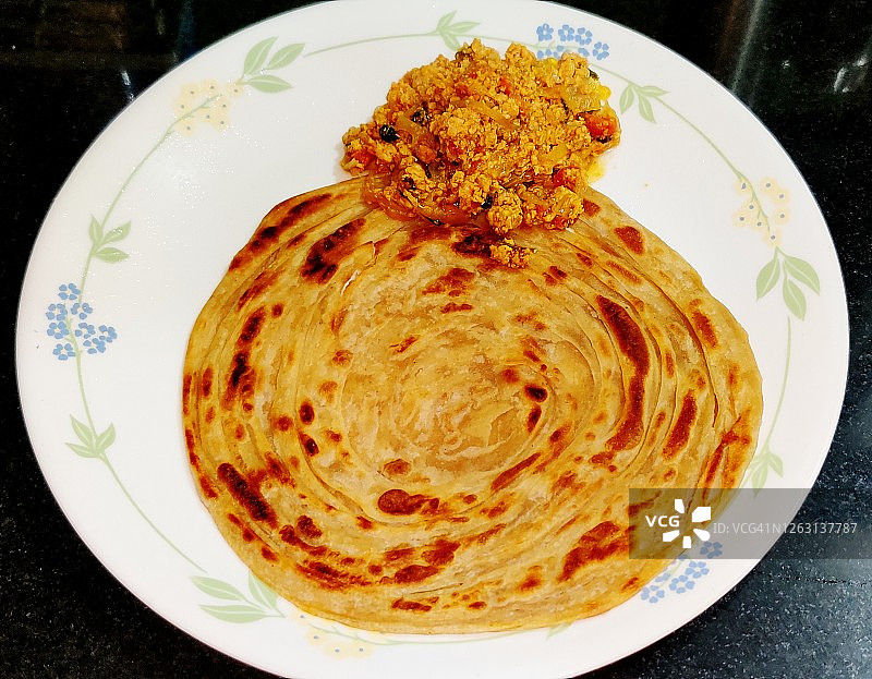 扁平面包和鸡肉图片素材