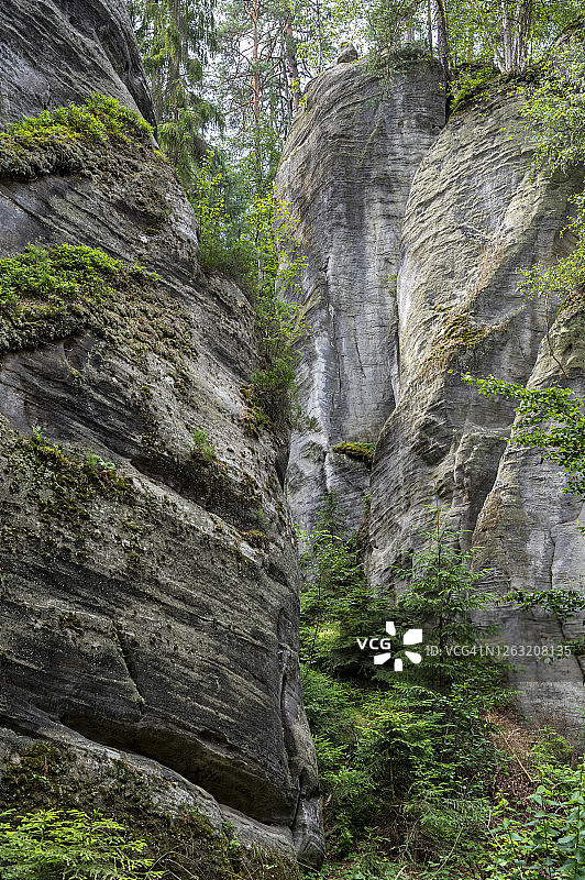 阿德尔斯巴赫和泰普利采岩石图片素材