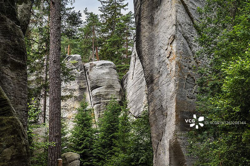 阿德尔斯巴赫和泰普利采岩石图片素材