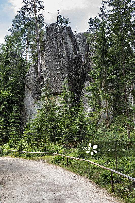 阿德尔斯巴赫和泰普利采岩石图片素材