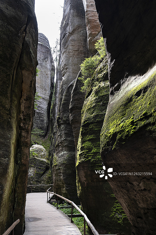 阿德尔斯巴赫和泰普利采岩石图片素材