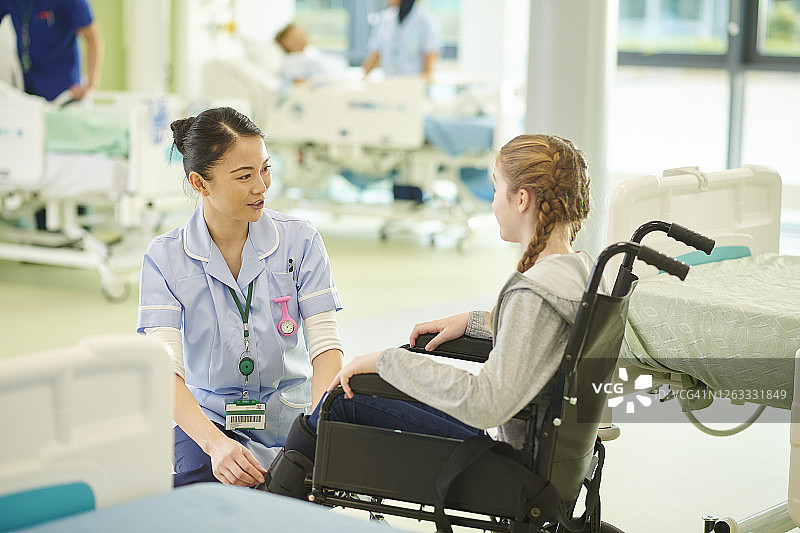 儿科女护士图片素材