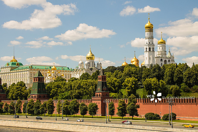 莫斯科克里姆林宫与红砖城墙图片素材