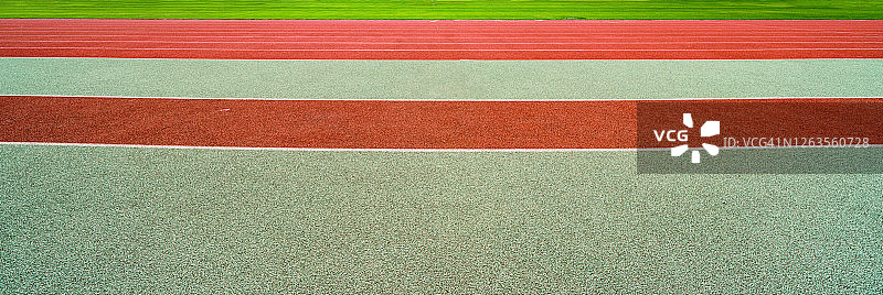 操场上的跑道图片素材
