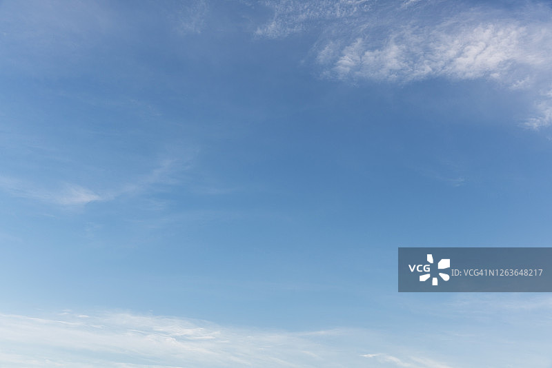 清澈的天空图片素材