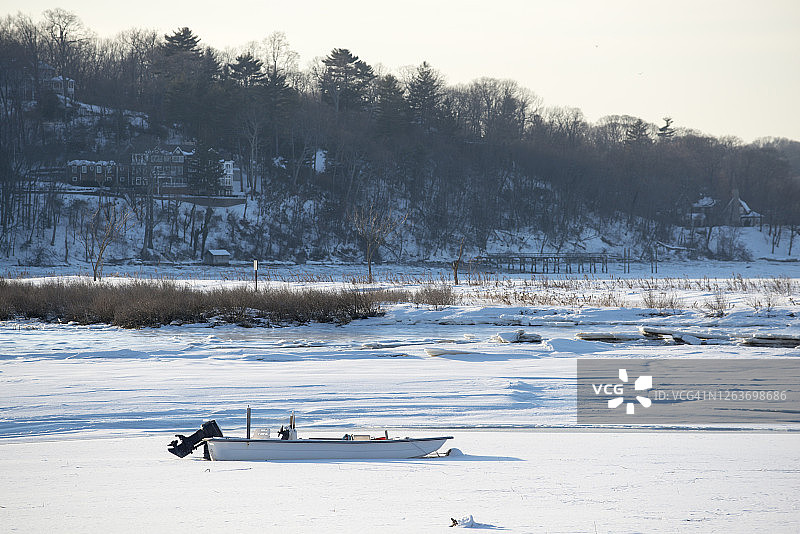纽约长岛冷泉港的摩托艇图片素材