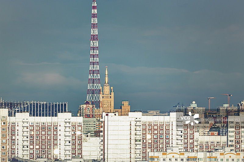 莫斯科城市天际线与多层住宅楼图片素材