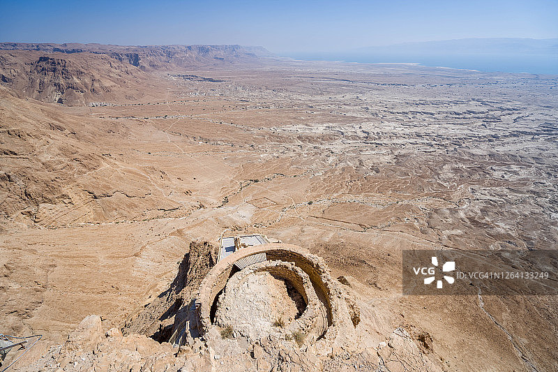 以色列，死海附近马萨达要塞上的古老宫殿遗迹图片素材