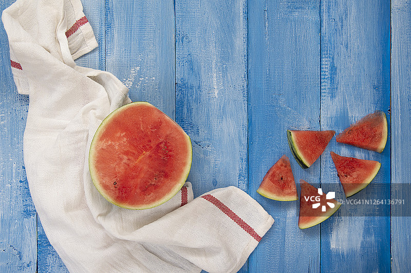 新鲜多汁的西瓜切片图片素材