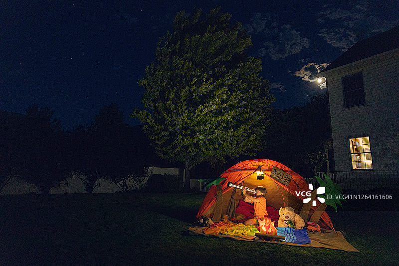 后院度假探索图片素材