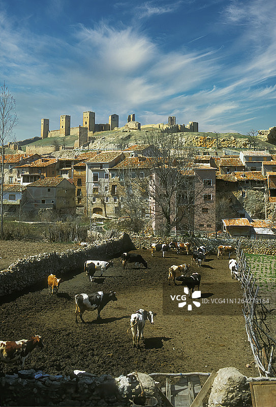 西班牙瓜达拉哈拉省莫利纳德阿拉贡的牛圈图片素材