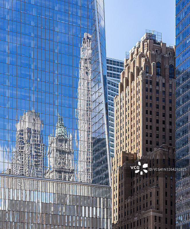 纽约世贸中心玻璃幕墙和巴克莱银行大楼图片素材
